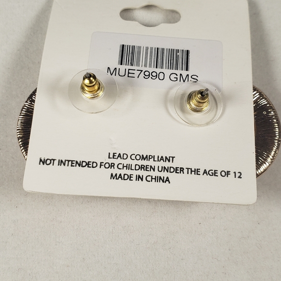 Mia Collection Earrings New On Card - Picture 5 of 5